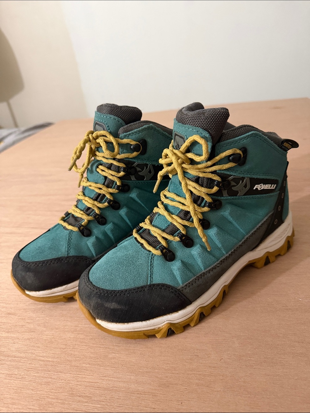FOXELLI WOMENS Size 7  Teal and Yellow Hiking Boots - F&F